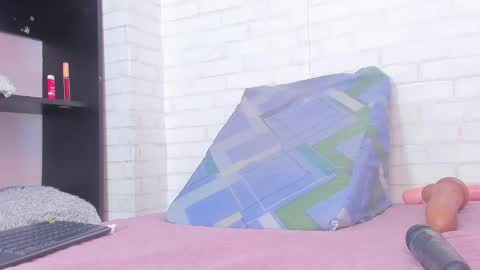 rosse_thompson11 online show from 8, 2, 2025