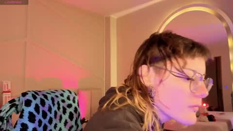 rossiie_hunt_ online show from 2, 6, 2026
