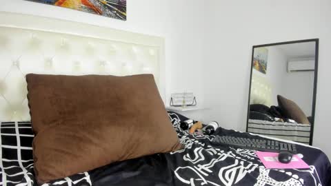 rouse_sexy_hotxx77 online show from 9, 11, 2025