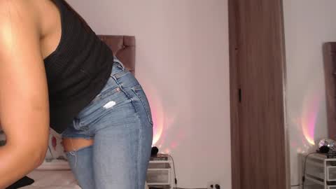 Rouss marie henao  online show from 11, 4, 2026