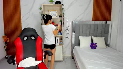 roussescoot online show from 19, 11, 2025