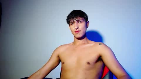 rowanboy23 online show from 8, 11, 2025