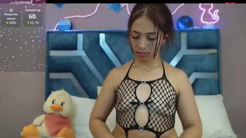 Snapshot of roxan_fox_ chatting on 2, 3, 2026 Roxane online show from 2, 3, 2026