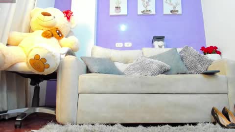 Roxanne evans   Schedule 700 -1400GTM-5 online show from 18, 2, 2025