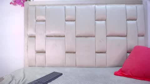 Snapshot of roxannehott chatting on 17, 12, 2024 ross brown online show from 17, 12, 2024