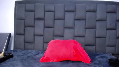 Snapshot of roxannehott chatting on 21, 2, 2025 ross brown online show from 21, 2, 2025