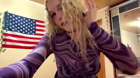 Molly online show from 28, 2, 2026