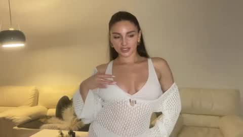 Snapshot of roxellesilvara chatting on 26, 6, 2026 Roxy online show from 26, 6, 2026