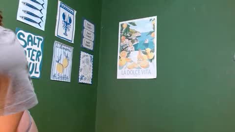 Snapshot of roxiehood chatting on 21, 10, 2025 Roxie online show from 21, 10, 2025