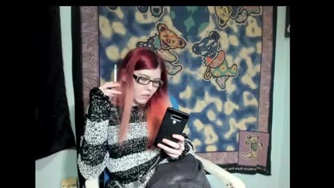 roxihazeleyes online show from 6, 3, 2025