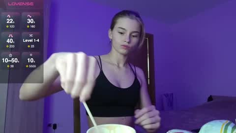 Snapshot of roxxxie_reid chatting on 27, 2, 2025 Roxieex ABBY online show from 27, 2, 2025