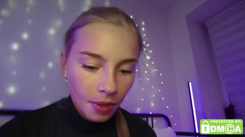 Snapshot of roxxxie_reid chatting on 15, 10, 2025 Roxieex ABBY online show from 15, 10, 2025