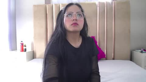 Roxxy  online show from 24, 5, 2026