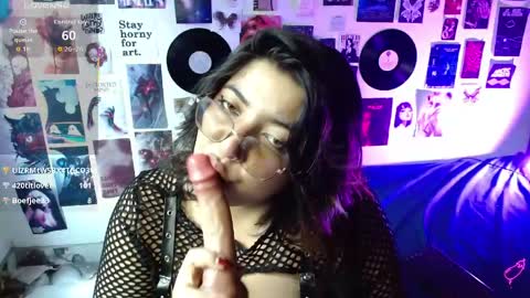 Snapshot of roxy_f_w chatting on 20, 4, 2026 Roxana online show from 20, 4, 2026