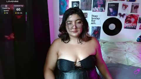 Snapshot of roxy_f_w chatting on 27, 4, 2026 Roxana online show from 27, 4, 2026