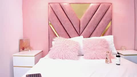 Snapshot of roxy_flame_ chatting on 15, 11, 2025 Roxy online show from 15, 11, 2025