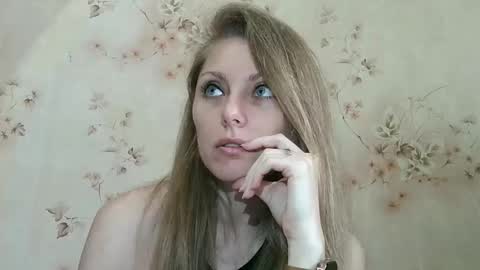 roxyfox18x01 online show from 10, 4, 2026