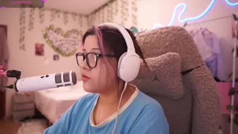 Snapshot of roxysuh chatting on 17, 4, 2026 roxysuh online show from 17, 4, 2026