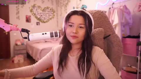 Snapshot of roxysuh chatting on 24, 7, 2026 roxysuh online show from 24, 7, 2026