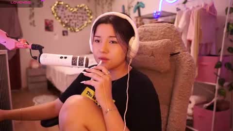 Snapshot of roxysuh chatting on 2, 8, 2026 roxysuh online show from 2, 8, 2026