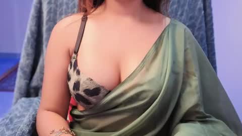 Snapshot of royal_girl_1 chatting on 4, 6, 2026 RIRI online show from 4, 6, 2026