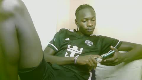 Snapshot of royalty254 chatting on 27, 4, 2026 royalty254 online show from 27, 4, 2026