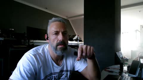 Chico que rico Caliente online show from 4, 3, 2025