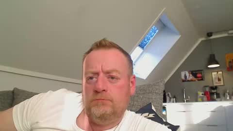 Snapshot of runepetter chatting on 26, 9, 2025 bignorwegian online show from 26, 9, 2025