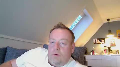 Snapshot of runepetter chatting on 5, 10, 2025 bignorwegian online show from 5, 10, 2025
