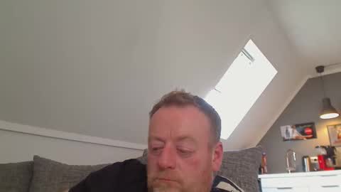 Snapshot of runepetter chatting on 16, 10, 2025 bignorwegian online show from 16, 10, 2025