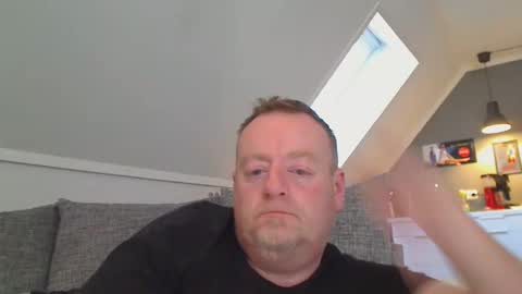 Snapshot of runepetter chatting on 13, 11, 2025 bignorwegian online show from 13, 11, 2025