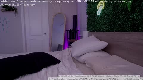 Snapshot of runesy chatting on 14, 12, 2024 Lady online show from 14, 12, 2024