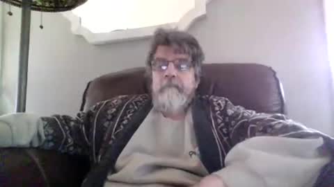 Snapshot of runningaround60 chatting on 19, 11, 2025 runningaround60 online show from 19, 11, 2025