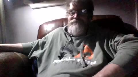 Snapshot of runningaround60 chatting on 26, 11, 2025 runningaround60 online show from 26, 11, 2025
