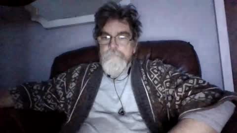 Snapshot of runningaround60 chatting on 14, 12, 2025 runningaround60 online show from 14, 12, 2025
