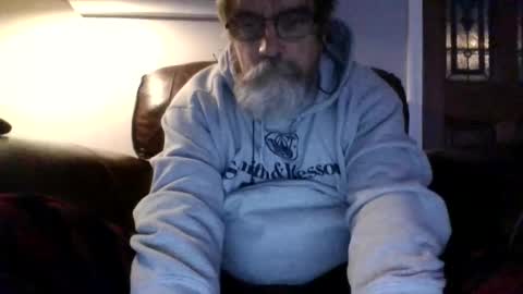 Snapshot of runningaround60 chatting on 20, 12, 2025 runningaround60 online show from 20, 12, 2025