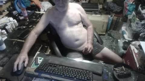 Snapshot of russtenail21 chatting on 22, 9, 2025 Russtenail21 online show from 22, 9, 2025