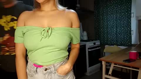 Snapshot of ruxandradanny chatting on 3, 10, 2025 ruxandradanny online show from 3, 10, 2025