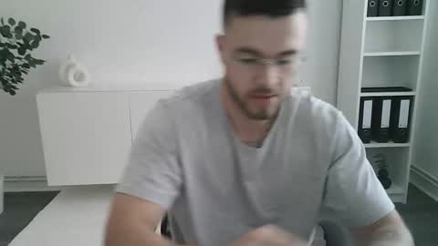 ryanhoffmann15 online show from 17, 5, 2026
