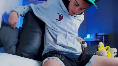 Ryannhill  online show from 10, 2, 2026