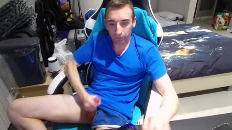 Snapshot of ryukukamifr chatting on 7, 2, 2025 Ryuk FR online show from 7, 2, 2025