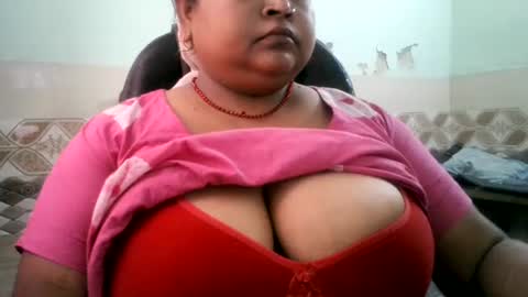 Snapshot of s03286 chatting on 19, 7, 2026 HotLovers online show from 19, 7, 2026