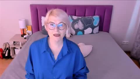 Sabrina MacMarren online show from 6, 10, 2025