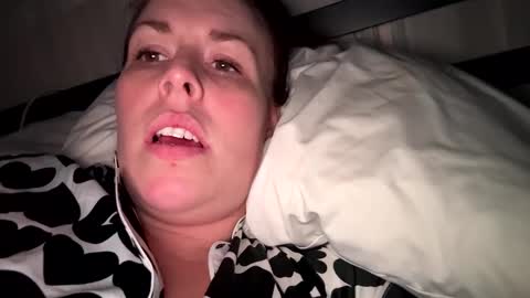 Snapshot of sabrinasunshine99 chatting on 5, 3, 2025 sabrinasunshine99 online show from 5, 3, 2025