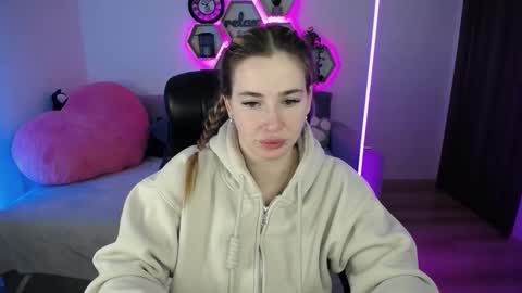 Snapshot of sabrinviolet chatting on 3, 2, 2026 Sabrina Violet online show from 3, 2, 2026