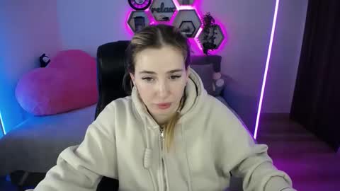 Snapshot of sabrinviolet chatting on 4, 2, 2026 Sabrina Violet online show from 4, 2, 2026