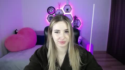 Snapshot of sabrinviolet chatting on 8, 2, 2026 Sabrina Violet online show from 8, 2, 2026