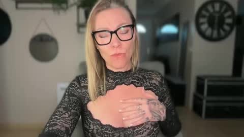 sacha__xx online show from 2, 3, 2026