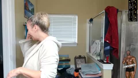 Snapshot of sadierw chatting on 29, 10, 2025 SadieRW online show from 29, 10, 2025