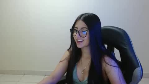 Sahaliefox  online show from 14, 4, 2026